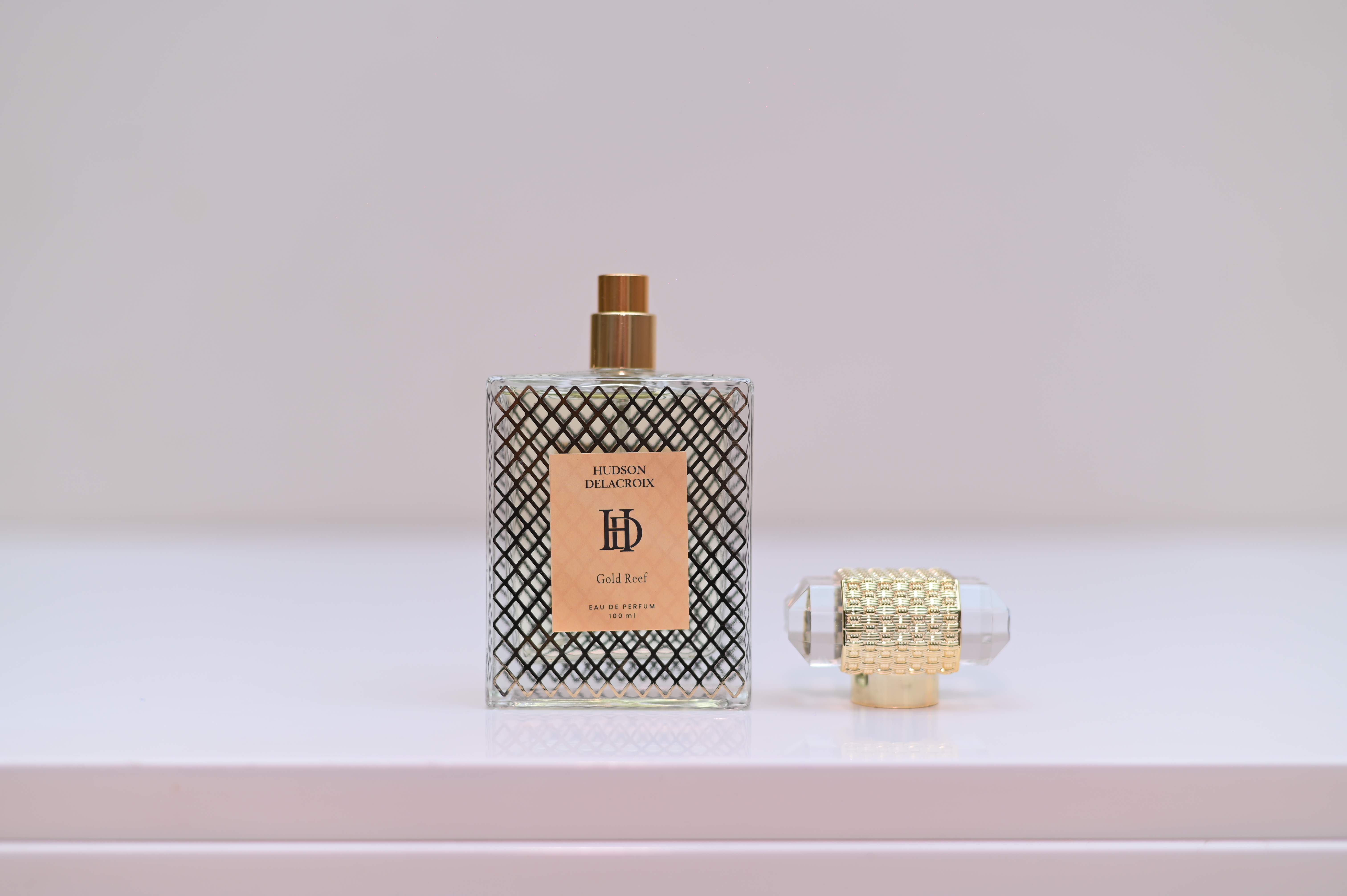 OPULENT LEATHER WITH WOODY POWDERY AND MUSKY FRAGRANCE